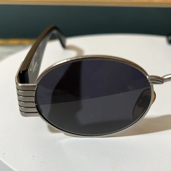 Versus by Versace. Unisex Vintage main image 5
